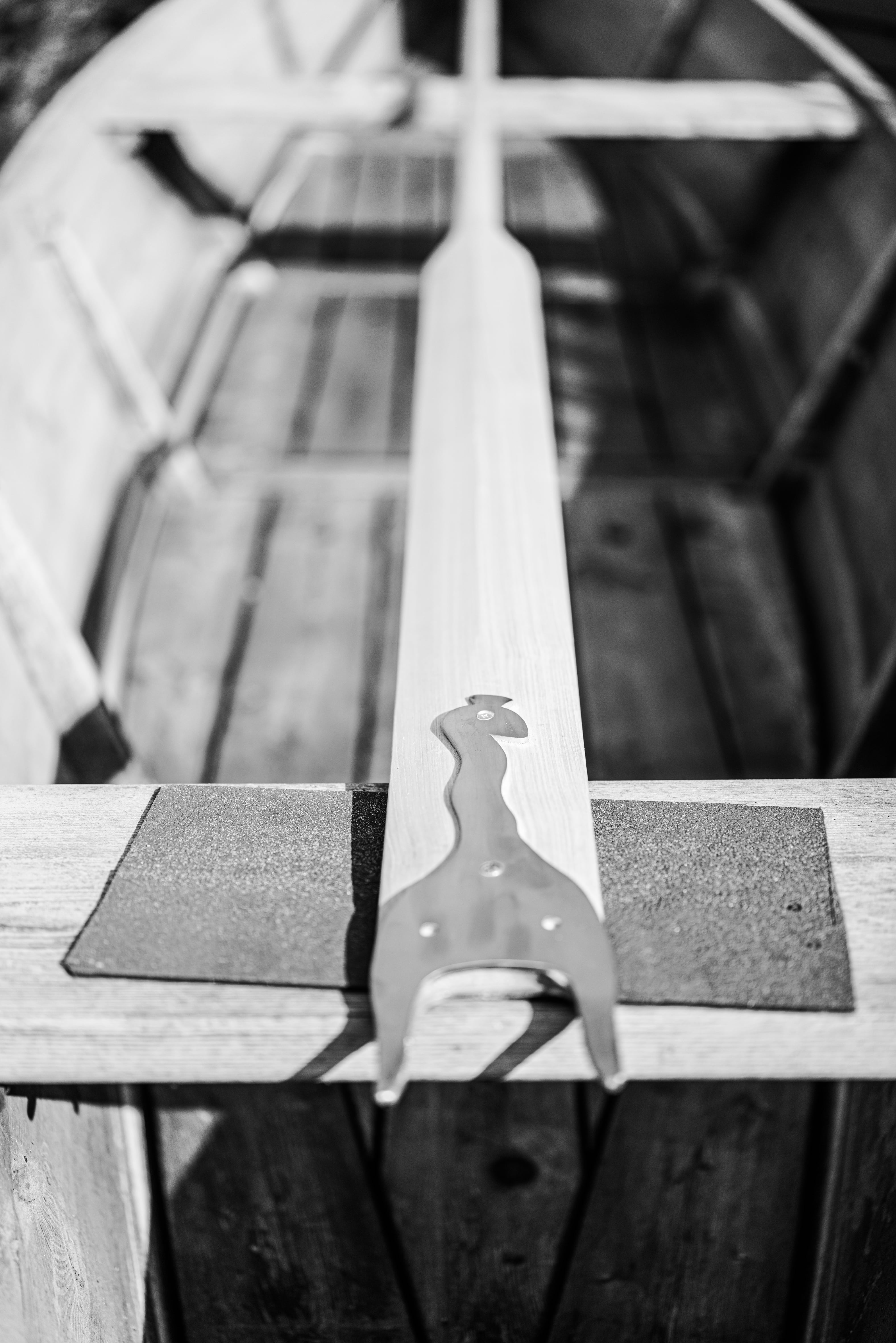 Aus Eschenholz gefertigtes »Rudel«, eine ca. vier Meter lange Stange, mit der die Spreewaldkähne »gestakt« werden (Foto: Andreas Batke)