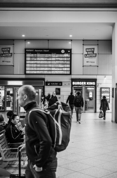 Bahnhofshalle in Frankfurt (Oder): Auch hier hält die RB36. (Foto: Andreas Batke)