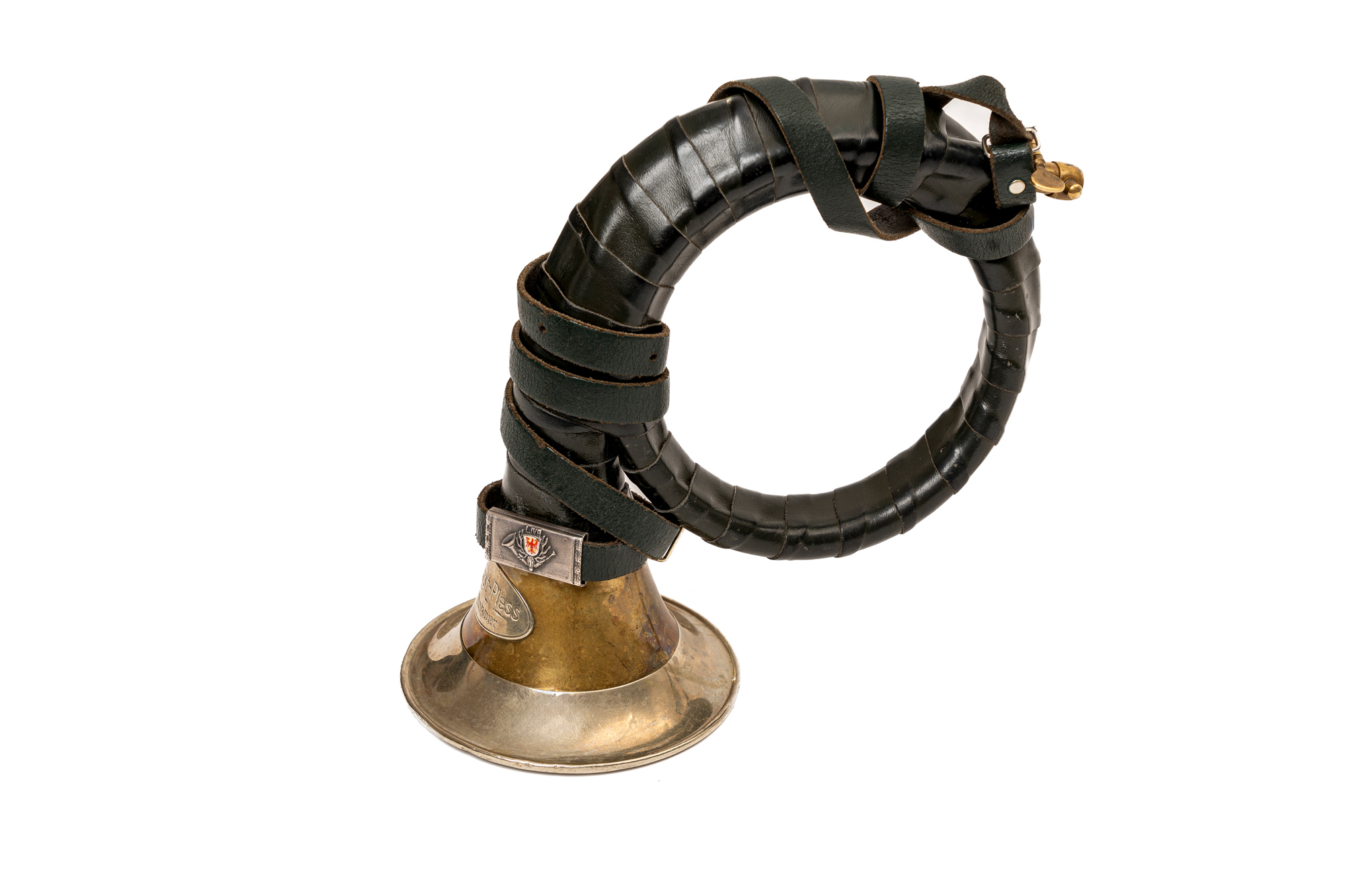 Fürst-Pless-Horn in B - Nach 1990, Fa. Dotzauer, Karlstadt, teilversilbertes Messing/ Leder, Hornfessel (Trageriemen) mit Hornfesselspange in Silber, Leihgeber: Horst Wilde, Giesensdorf (Foto: Bernd Choritz)