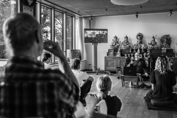 Auch die Abend-Meditation im Sukhavati ist über Zoom zu besuchen. (Foto: Andreas Batke)